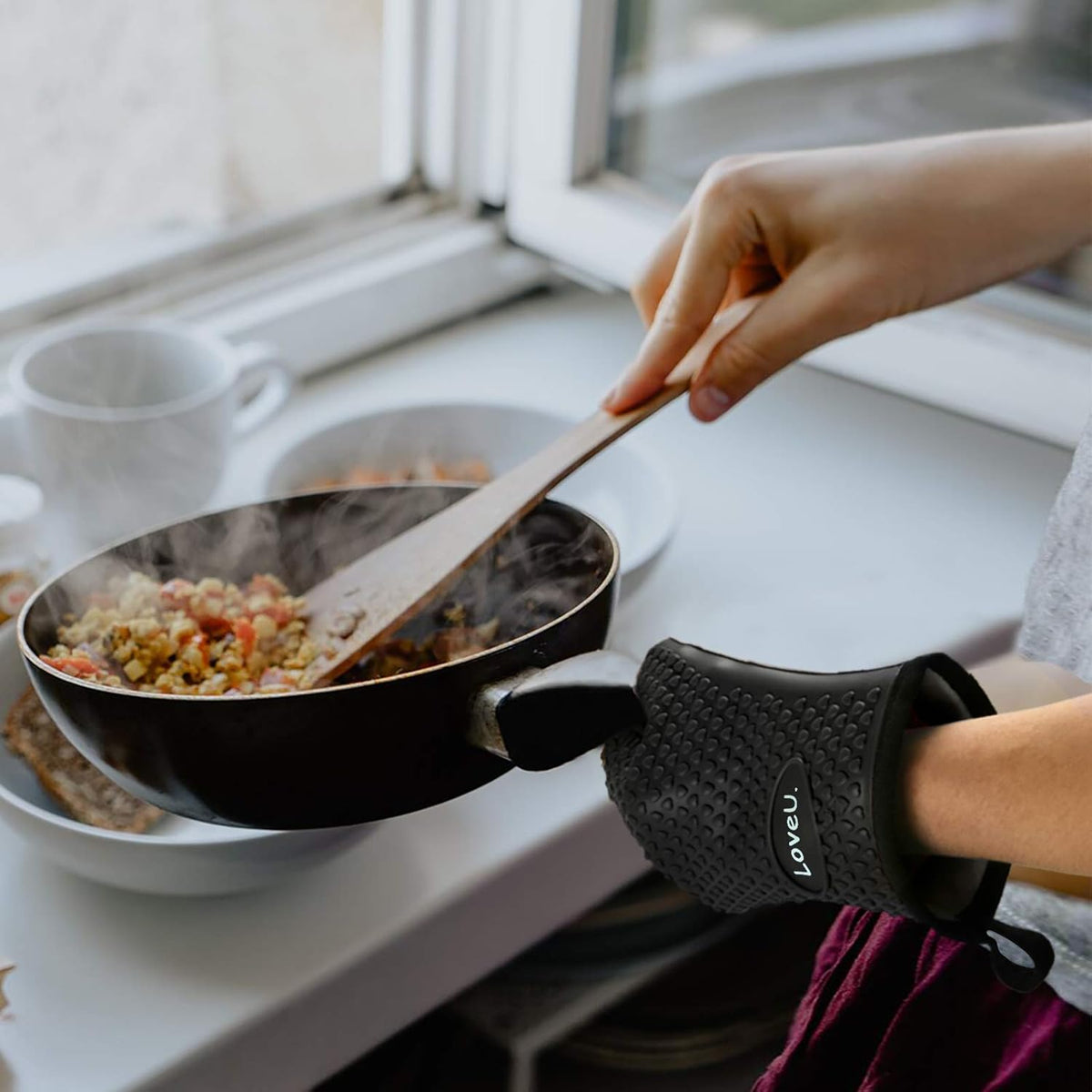 Kitchen Oven Gloves - Dual-Layer Heat Resistant Grilling Gloves, Silicone Oven Mitts with 5 Fingers, Waterproof Non-Slip Pot Holder for Barbecue, Cooking, Baking (XL-XXXL, Black)