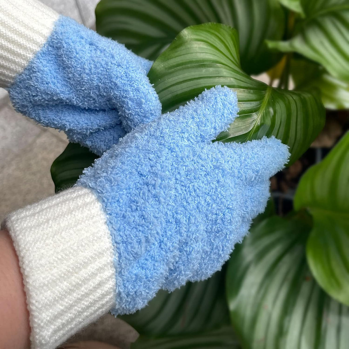 MIG4U Microfiber Dusting Gloves House Cleaning Glove for Blinds, Windows, Shutters, Furniture, and Car, Reusable Lint-Free Blue 1 Pair S/M