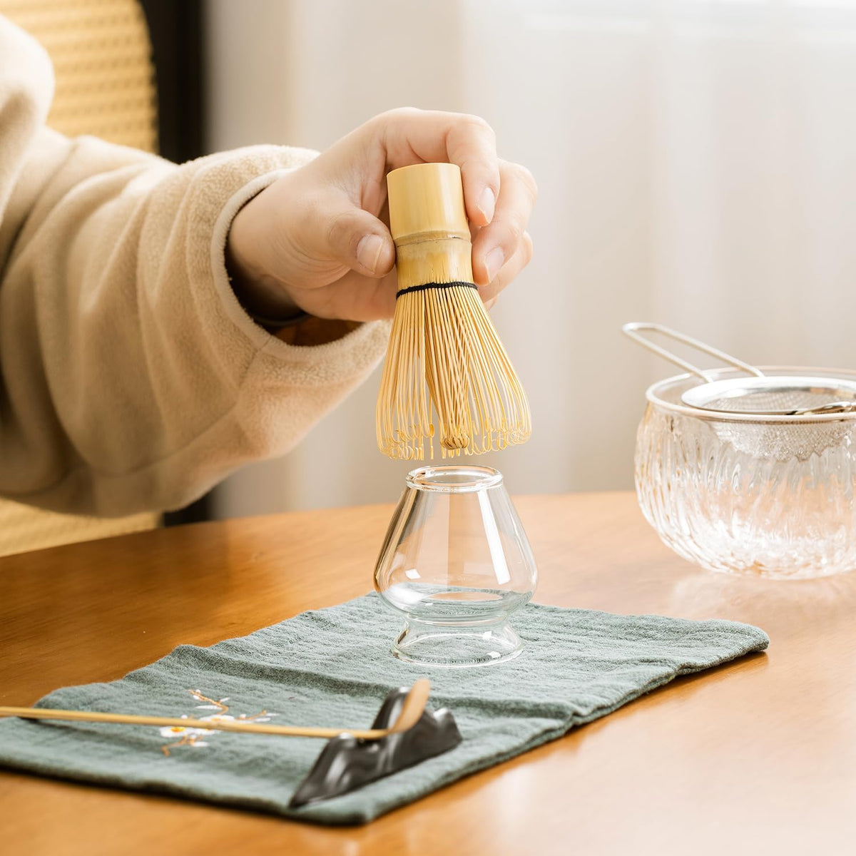 Japanese Tea Set (7pcs) Matcha Whisk Set Matcha Bowl with Pouring Spout Bamboo Matcha Whisk (chasen) Scoop (chashaku) Matcha Whisk Holder Tea Making