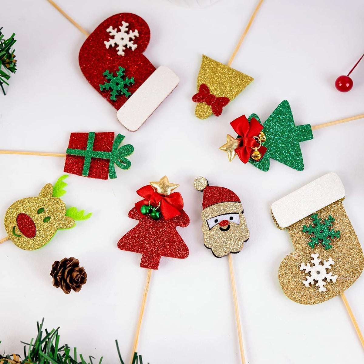 18Pcs Christmas Cake Toppers - Cupcake Decoration Set with Santa Claus, Christmas Tree, Snowman, Sock Theme Party Supplies