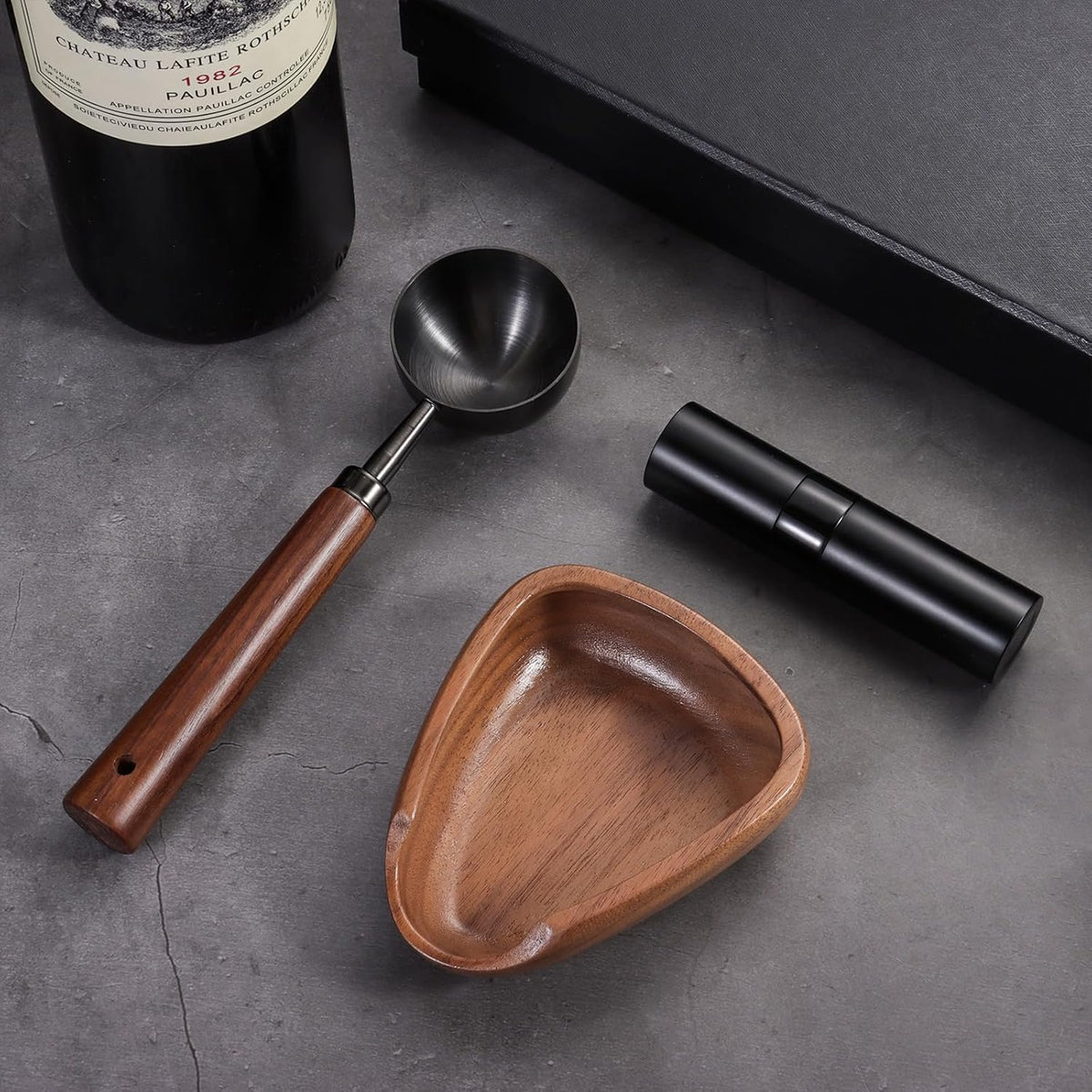 3pcs Coffee Bean Dosing Cup Set with Gift Box, Dosing Walnut Wood Cups Stainless Steel Spoon Portable Spray Bottle Static Reduction Precise Measuring