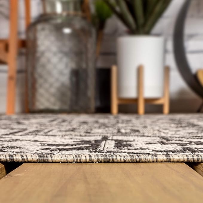 JONATHAN Y Boho Medallion Indoor Outdoor Round Area Rug 3 Ft Black/Gray, Estrella Textured Weave for Backyard, Patio, Porch, Easy-Cleaning, High Traffic, Pet-Friendly, Non-Shedding (SMB105D-3R)