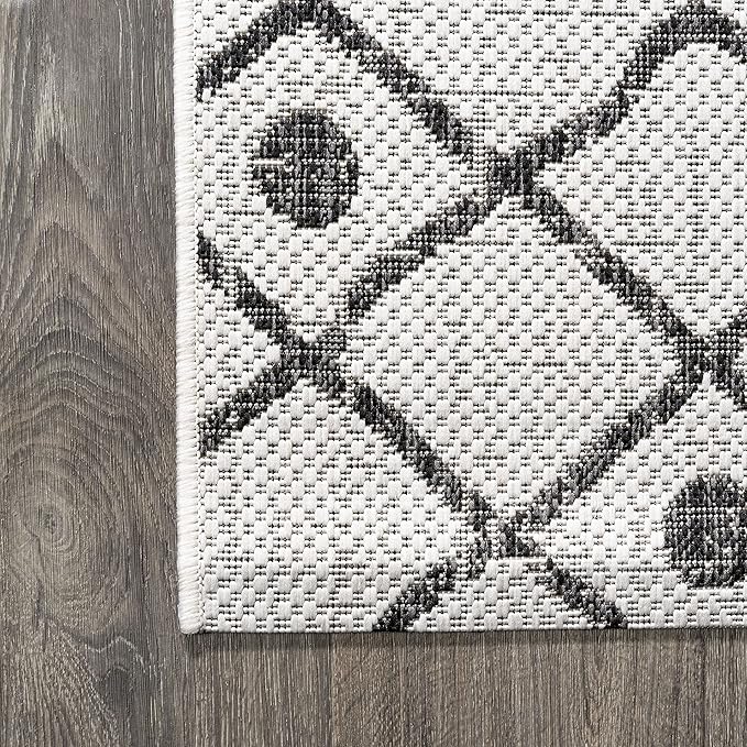 JONATHAN Y Tribal Bohemian Indoor Outdoor Area Rug 4X6 Ivory/Black, Nokat for Backyard, Patio, Porch, Easy-Cleaning, High Traffic, Pet-Friendly, Non-Shedding (SMB131D-4)